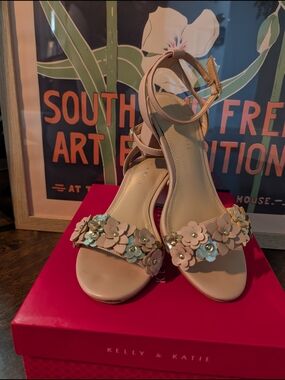 Kelly & Katie Women's Pink Floral Ankle-Strap Sandals Size 9